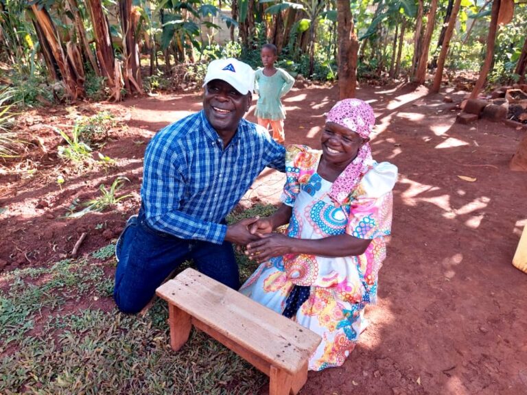 E0E25B50-EEA2-405E-AD8F-101A94A7C373